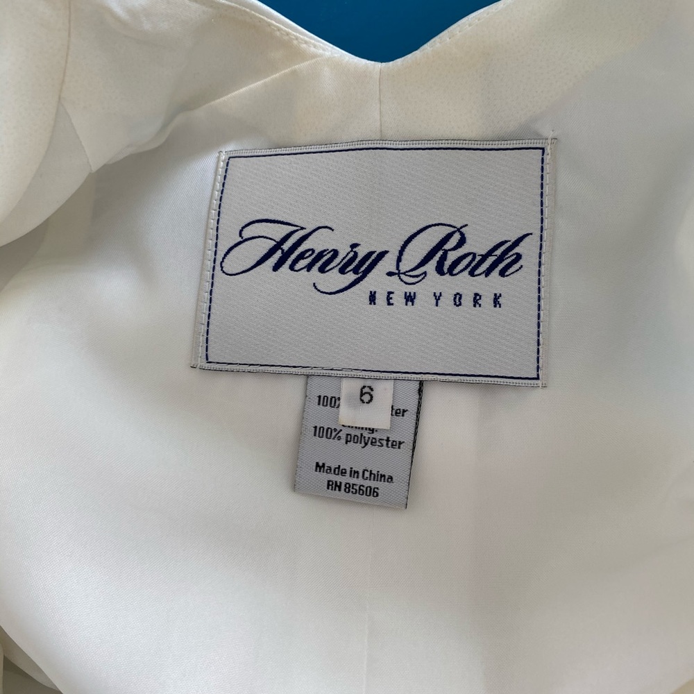 Henry Roth wedding dress - Picture 10 of 12